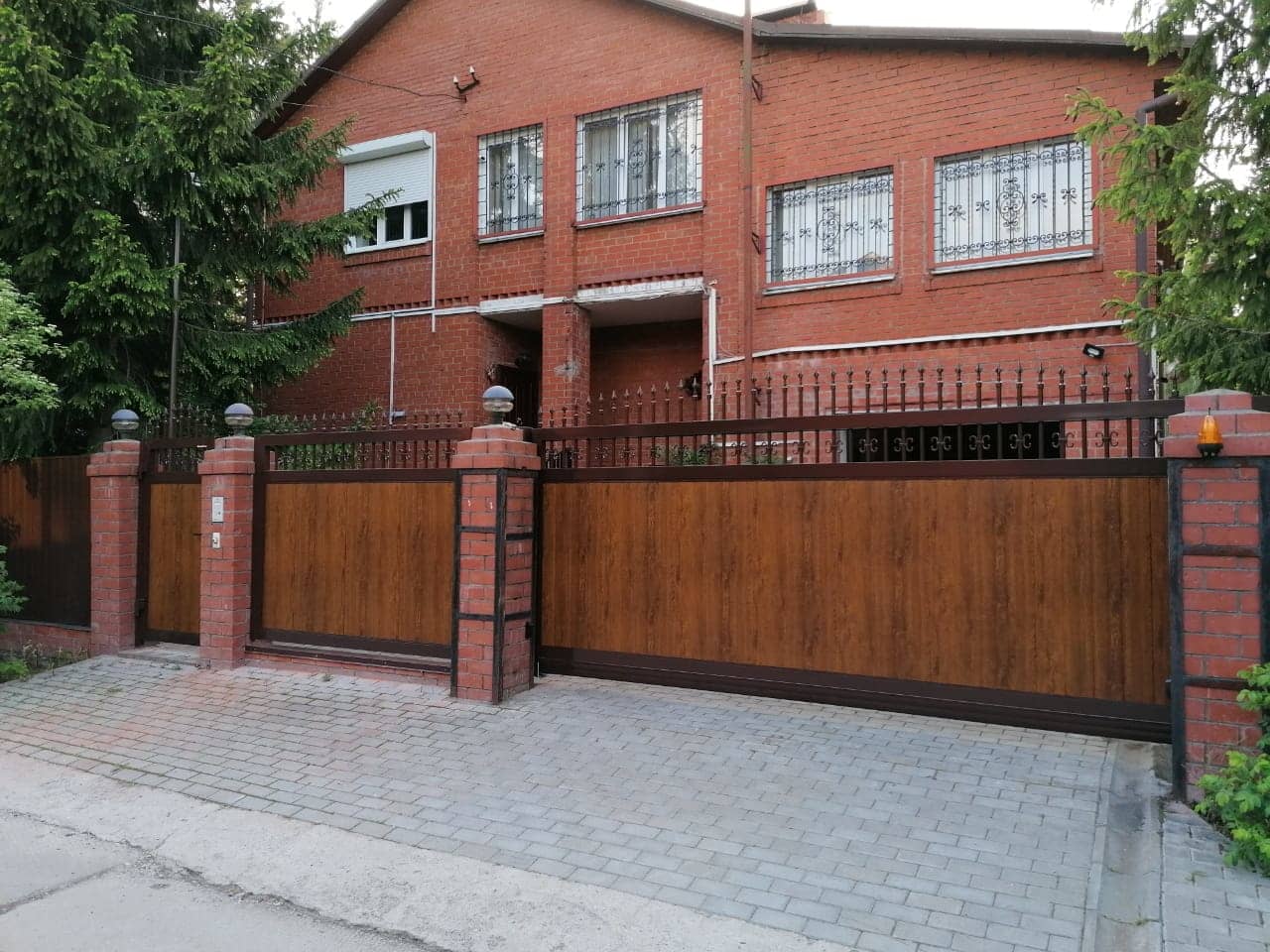 Уличные ворота DoorHan в Йошкар-Оле с установкой