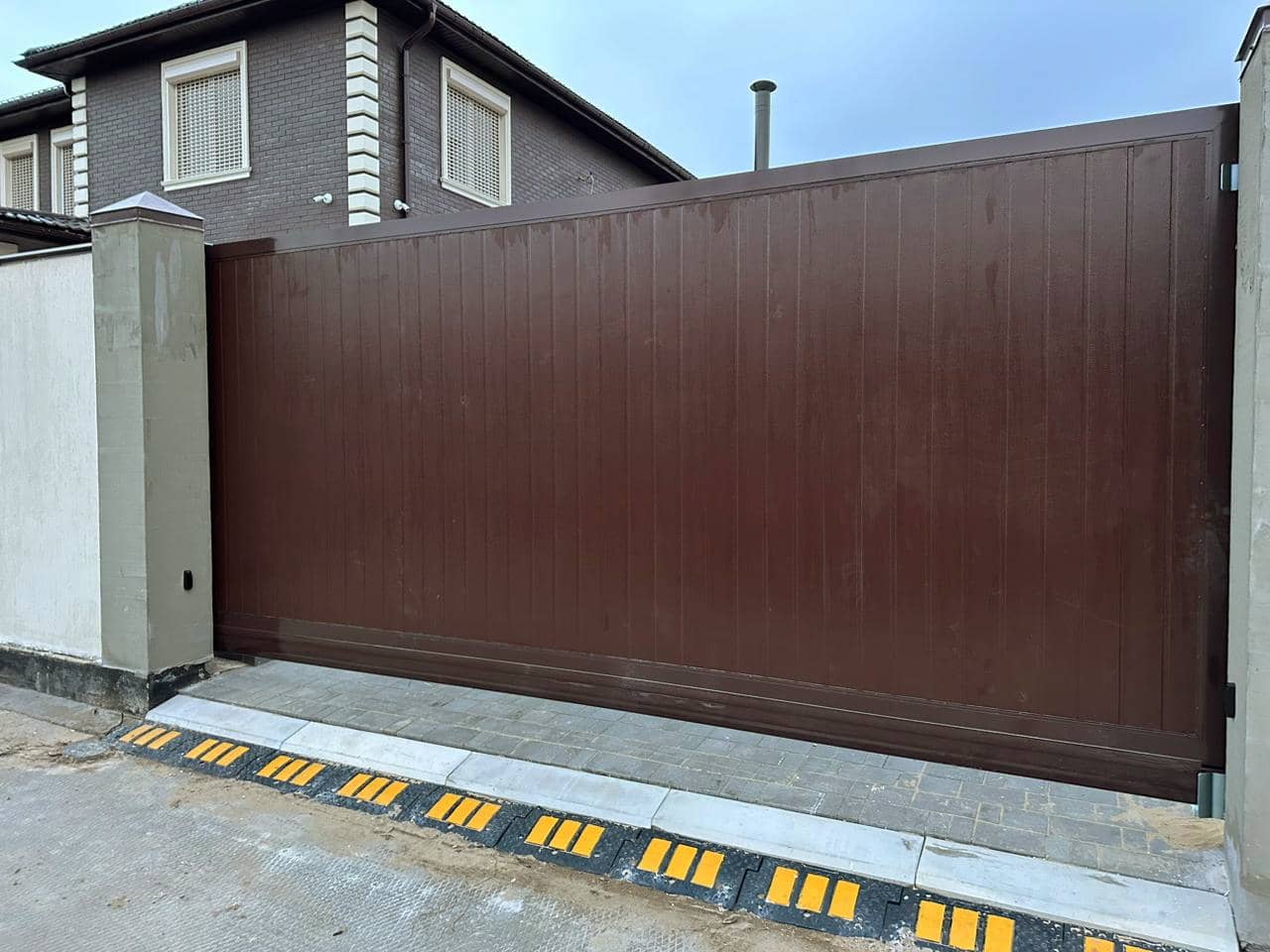 Уличные ворота DoorHan в Йошкар-Оле с установкой